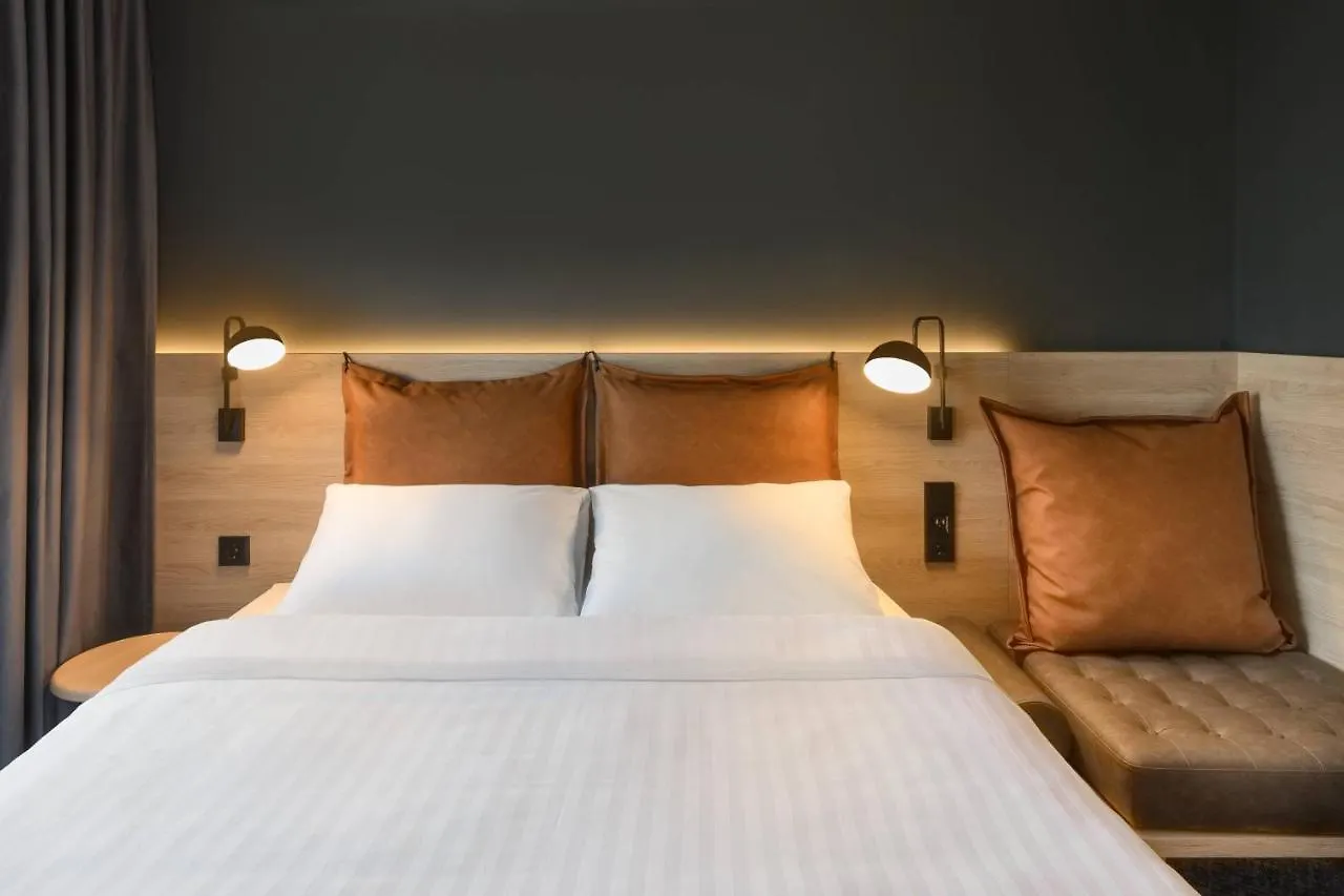 Moxy Dresden Neustadt 3*,