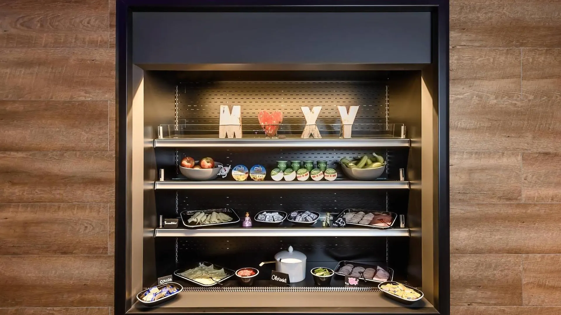 Moxy Dresden Neustadt Hotel