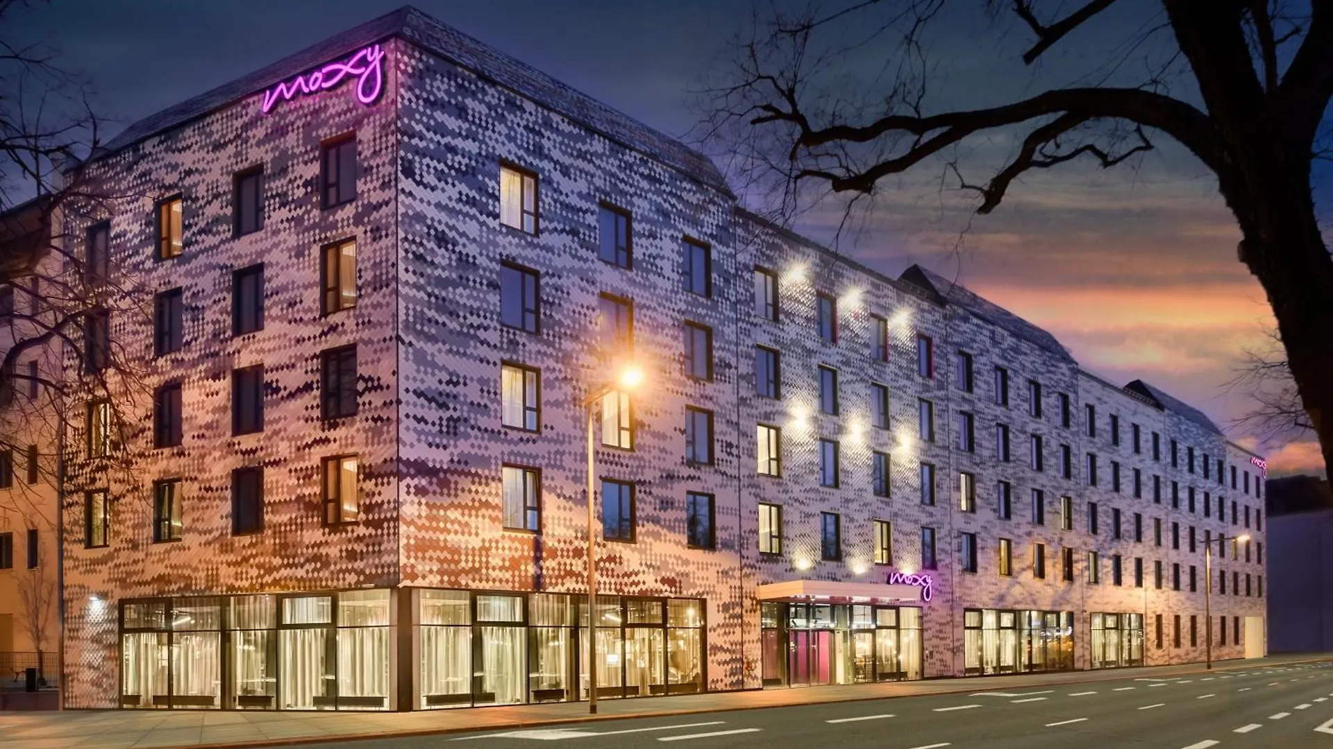 Moxy Dresden Neustadt 3*,