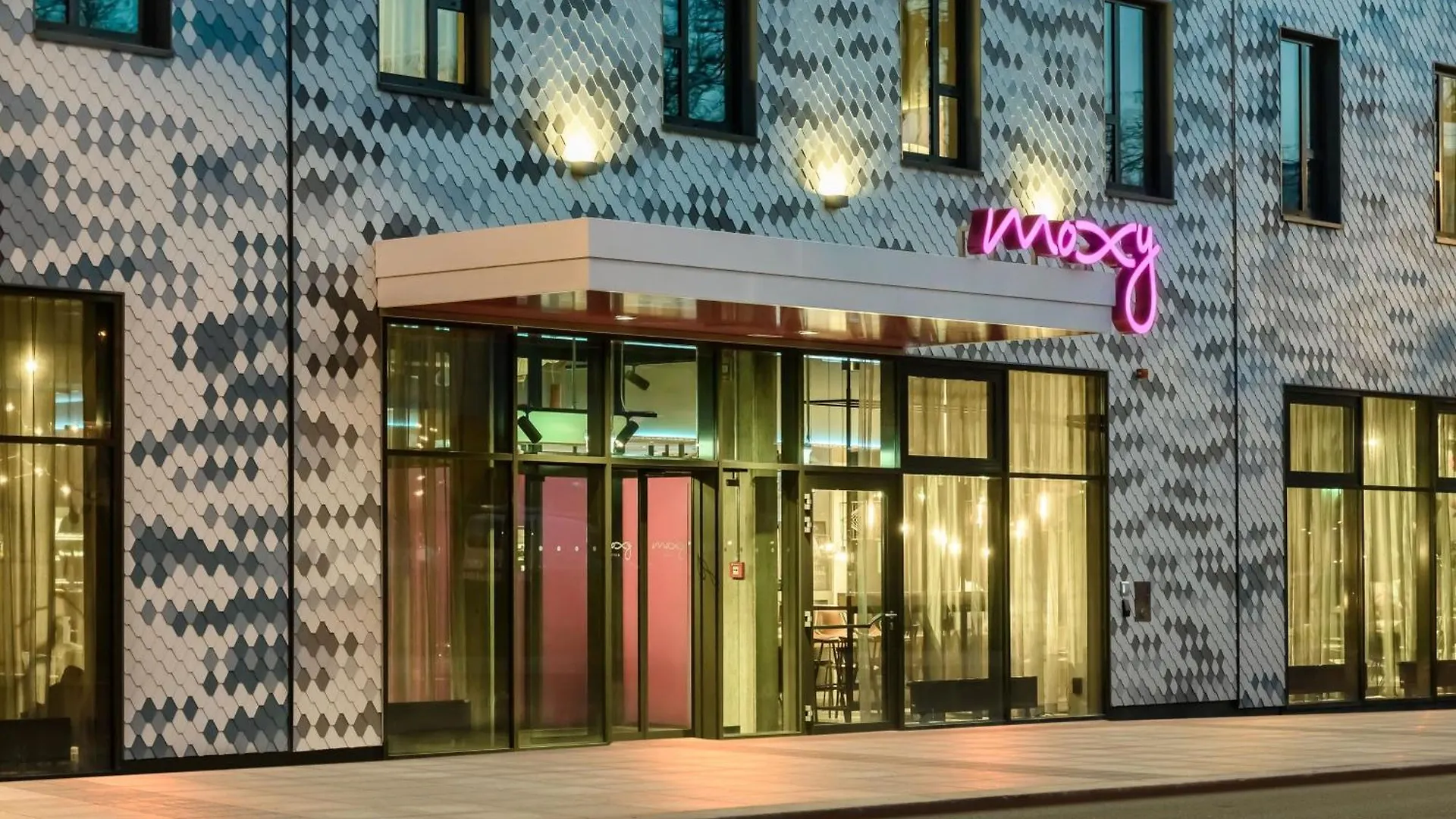 Moxy Dresden Neustadt Hotel