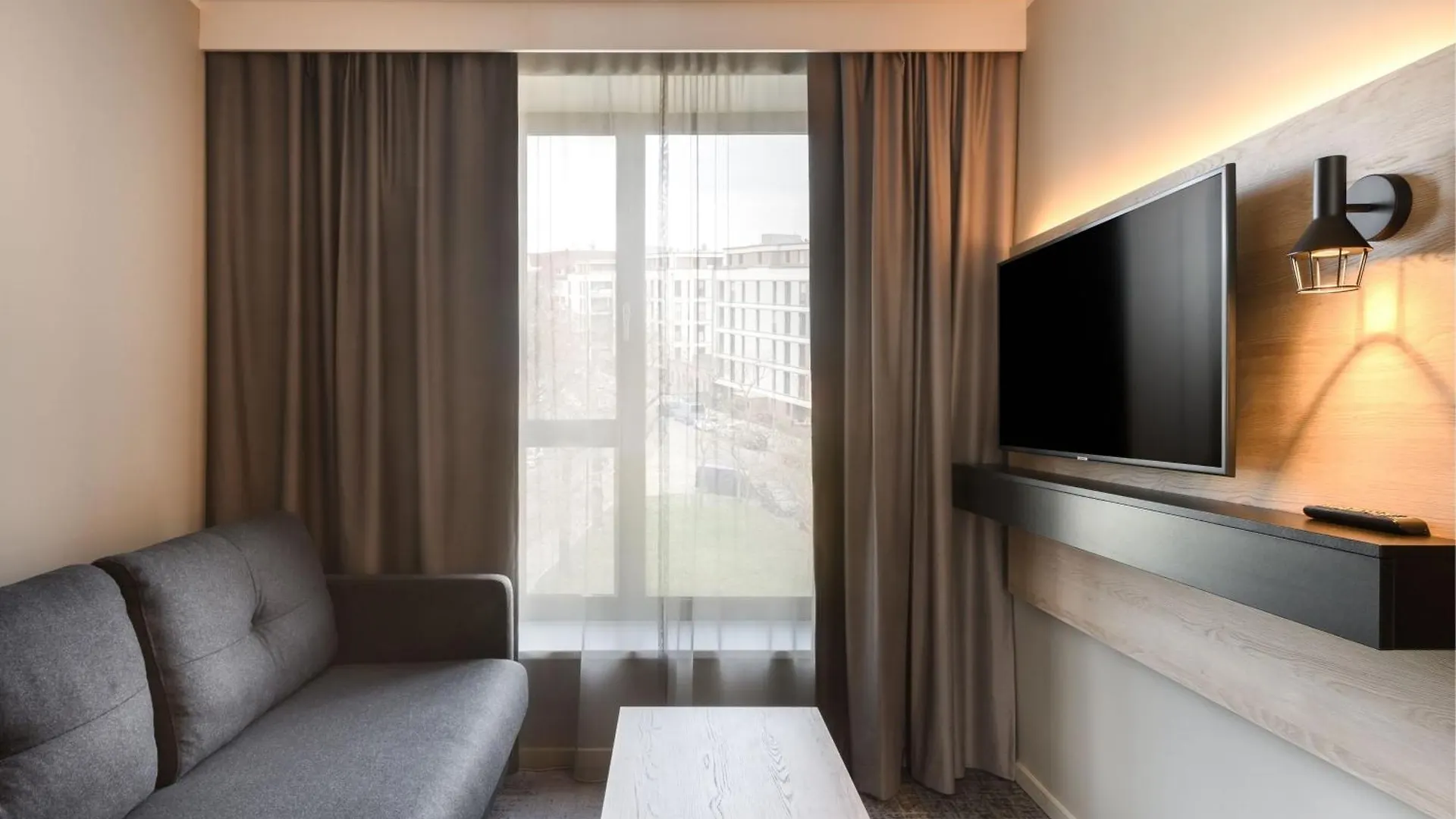 Moxy Dresden Neustadt Hotel